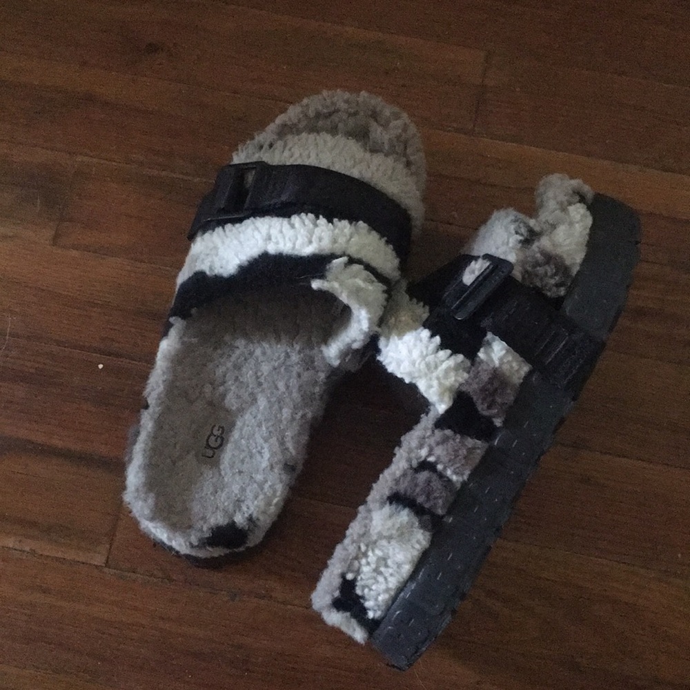 UGG fluffita slide